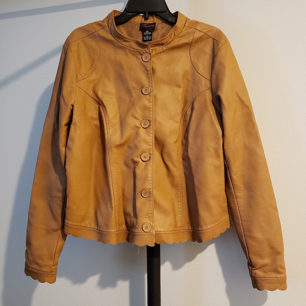 Torrid Sz 0 Brown Faux Leather Scallop Trim Jacket - damaged